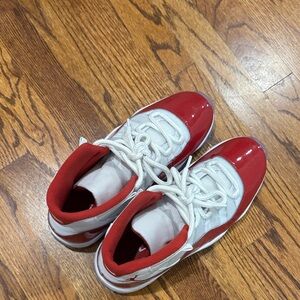 Men’s SZ 8.5 Air Jordan 11 white/red